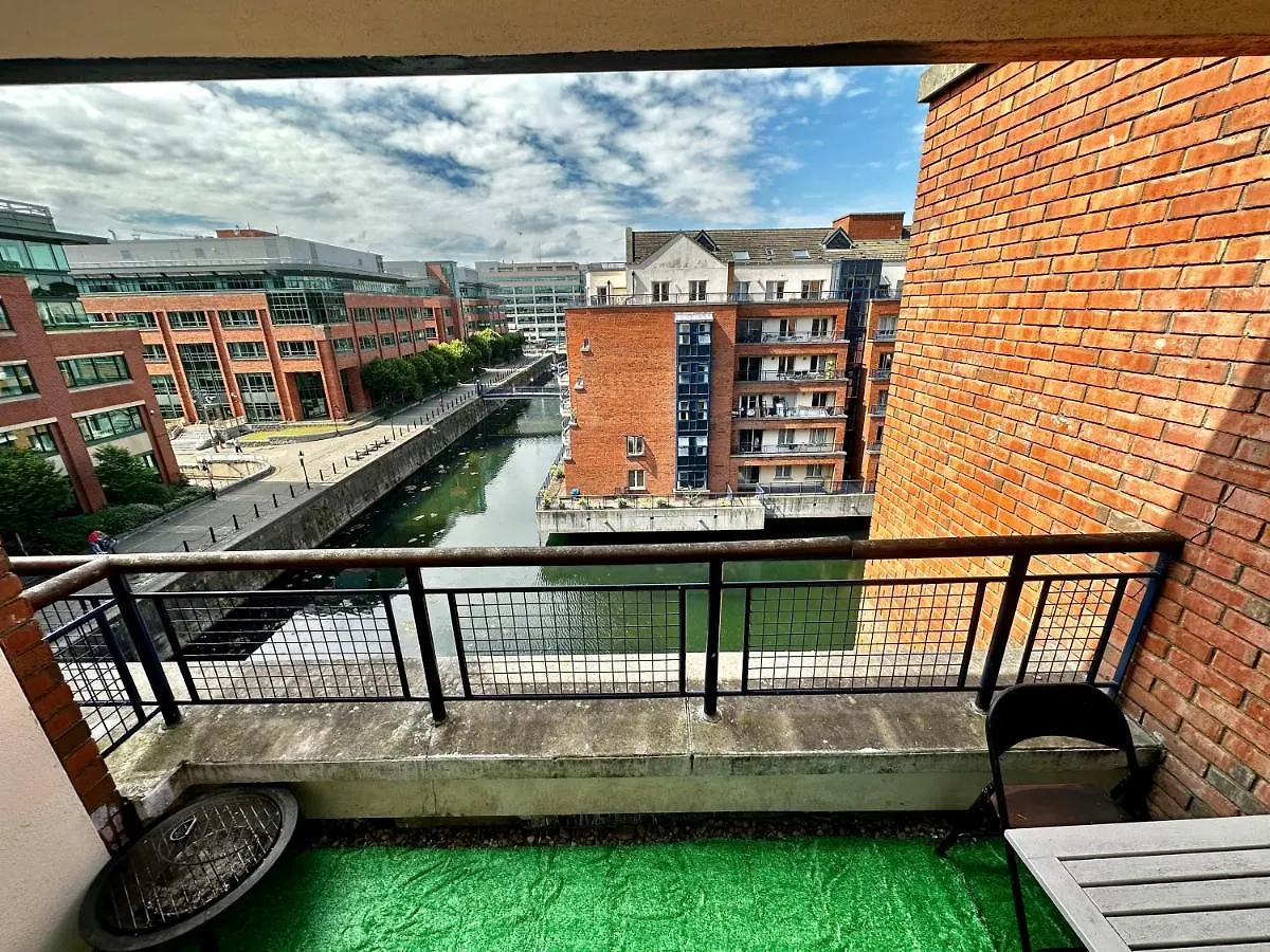 Hotel Customhouse Balcony View, Dublin 1 0*,